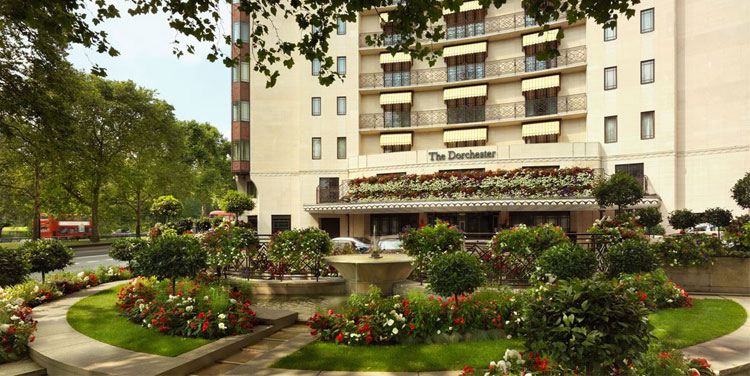 The_Dorchester_Hotel_Front_Seen_In_The_City
