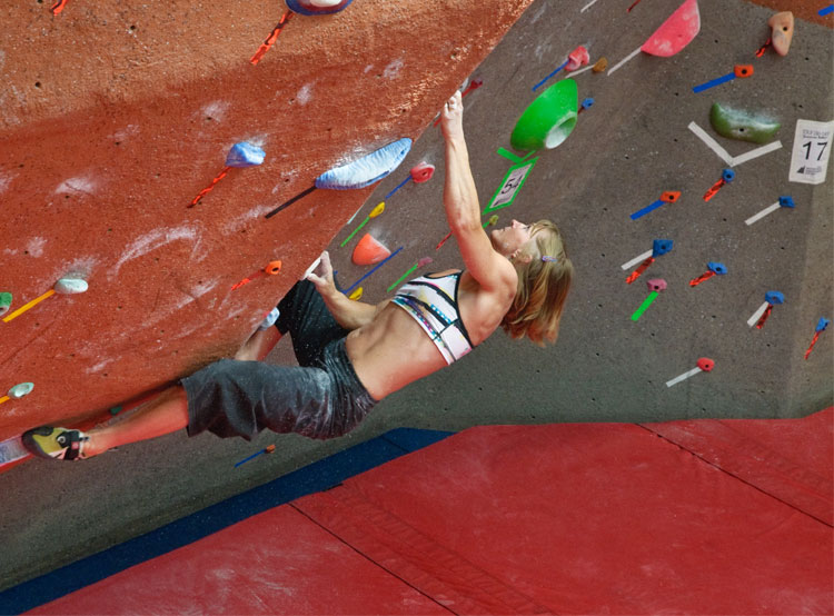 Rock_climbing_bouldering_seen_in_the_city