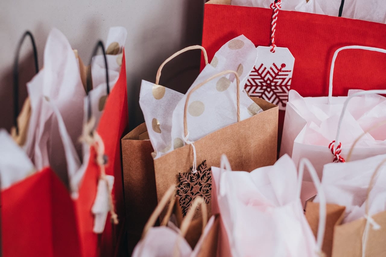 top ways to save money on your online shopping this Christmas