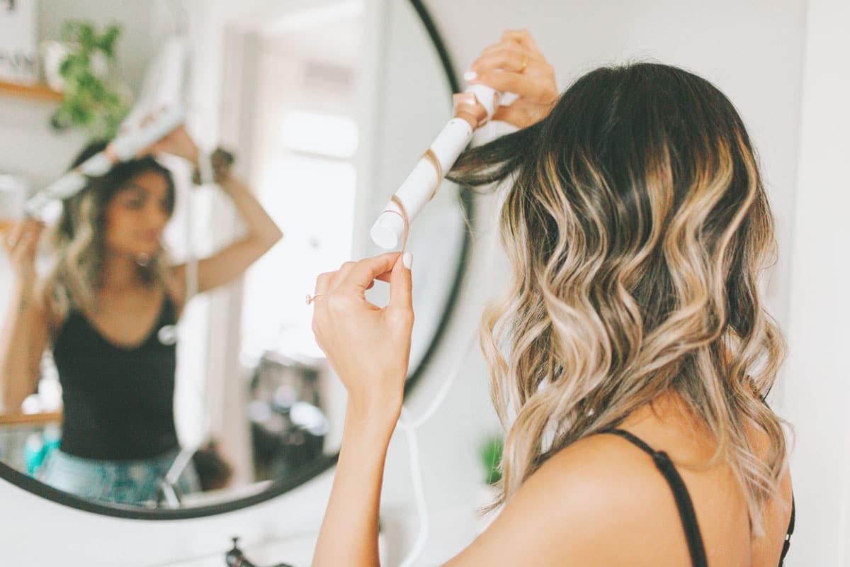 Tips For Curling Your Hair Like a Professional This Season!