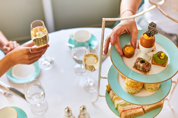 Re-Invent the roaring 20’s with Fortnum and Mason’s high tea and jazz series: This August only