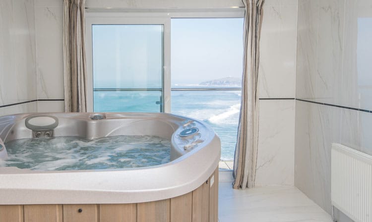 Fistral Beach Hotel private hot tub