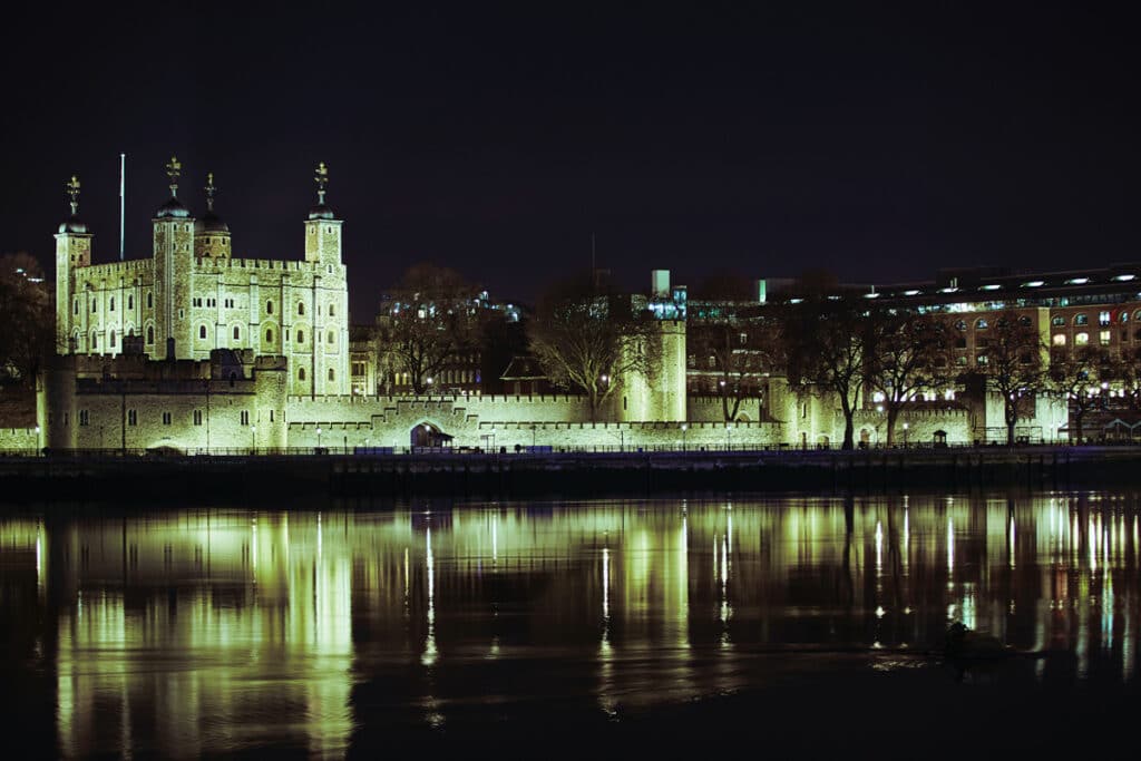 London date ideas visiting tower of london ghost tour
