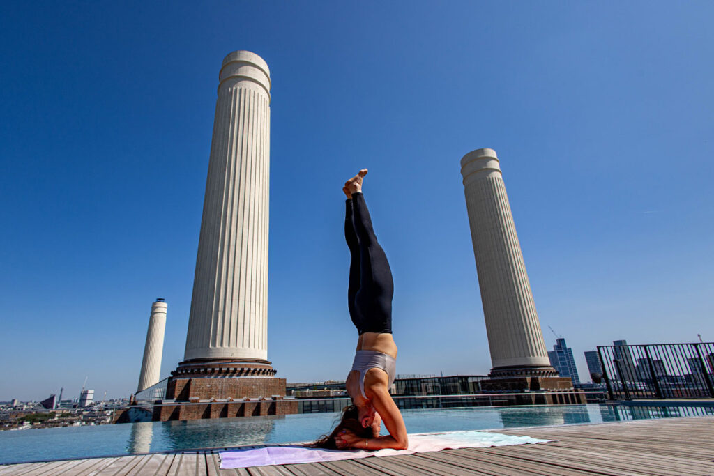l'artotel rooftop yoga