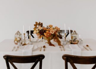 The Art of Tablescaping: Floral Touches for Every Occasion