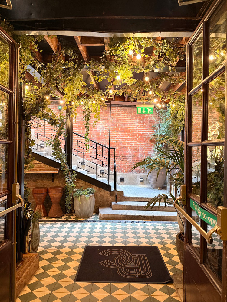 The Bloomsbury Club Bar 